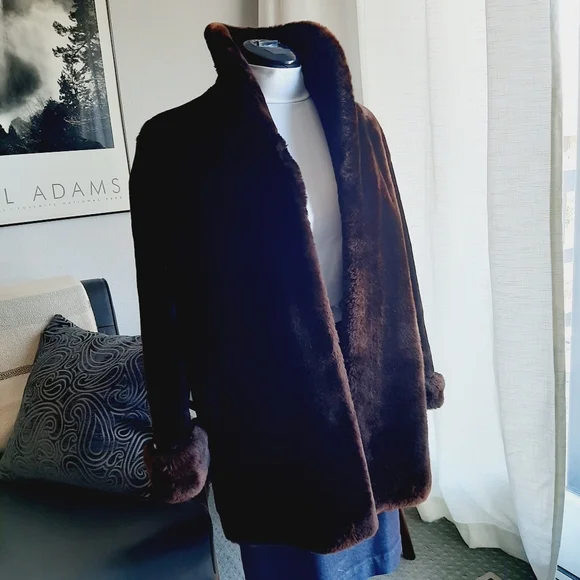 VTG Luxurious Brown Mouton Swing Coat - Picture 2 of 11